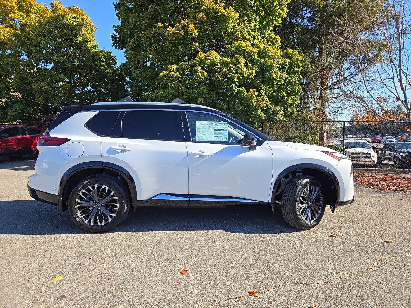 2026 Nissan Rogue Platinum photo 2