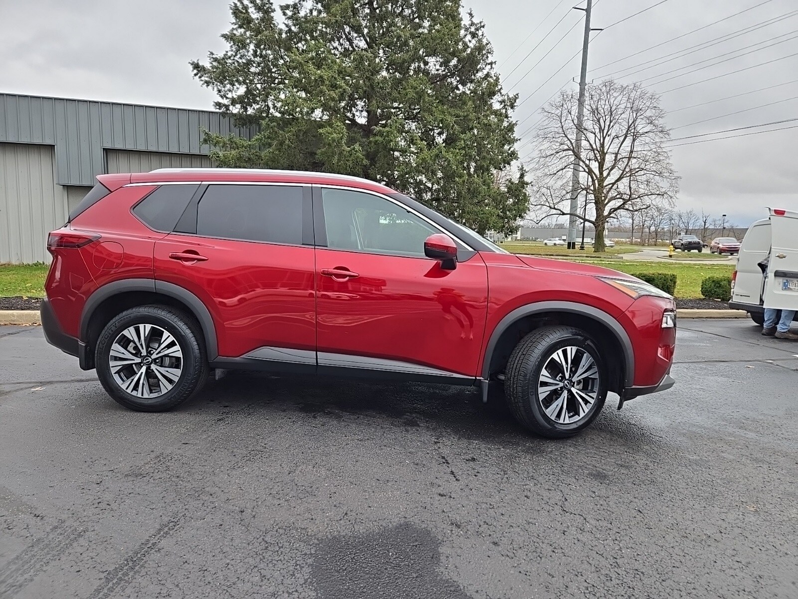 2023 Nissan Rogue SV photo 2