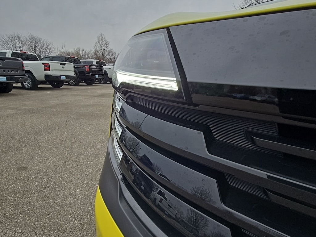 New 2026 Nissan Kicks SR SUV