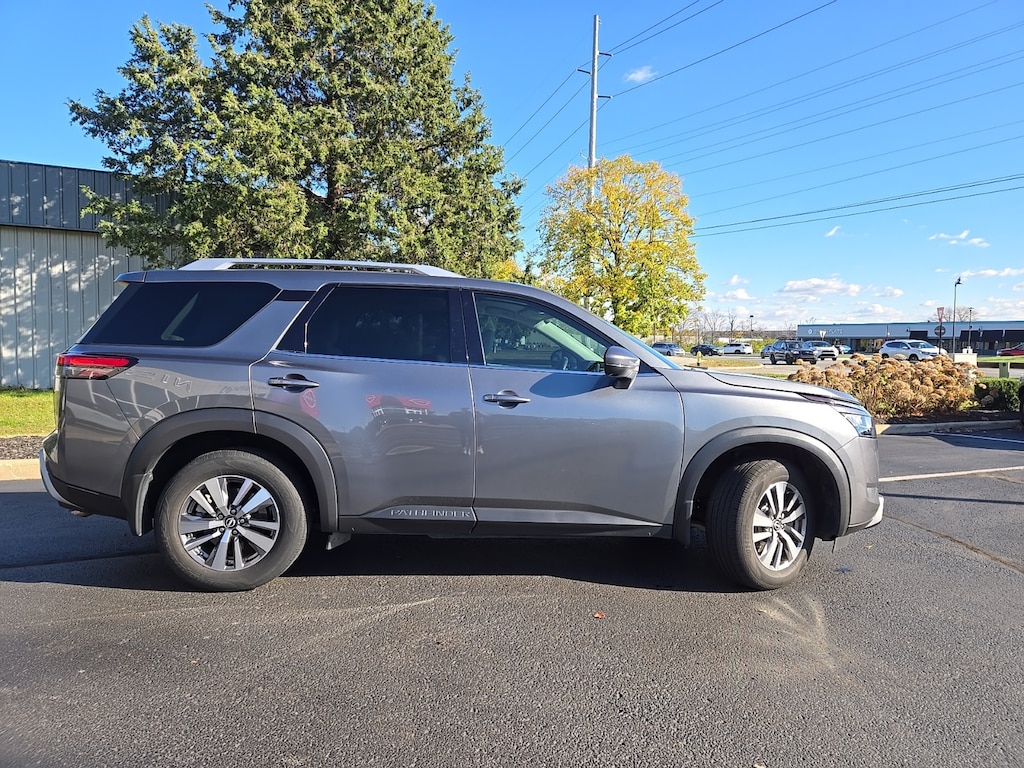 Certified 2022 Nissan Pathfinder SL SUV