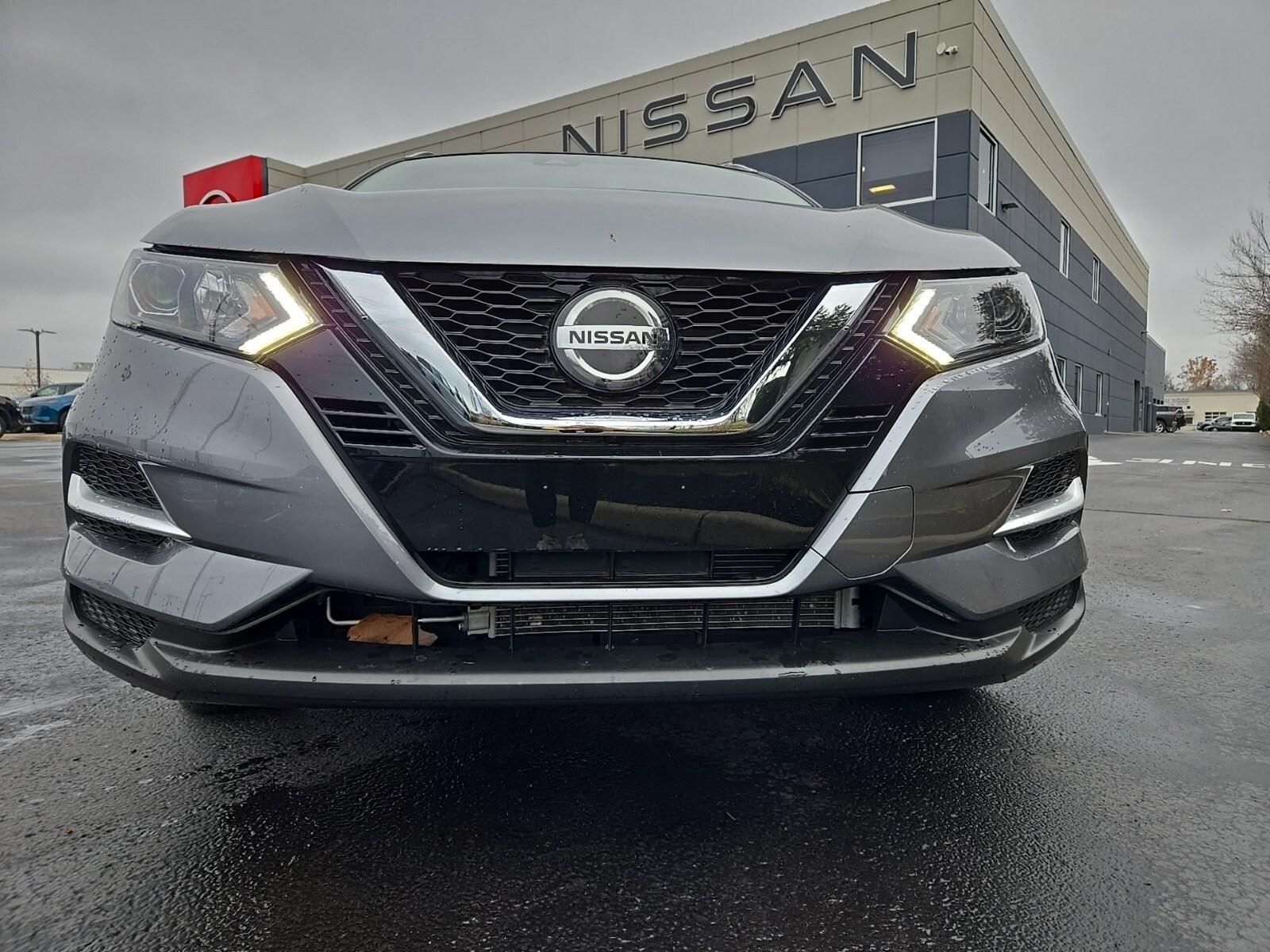 2022 Nissan Rogue Sport SL photo 2