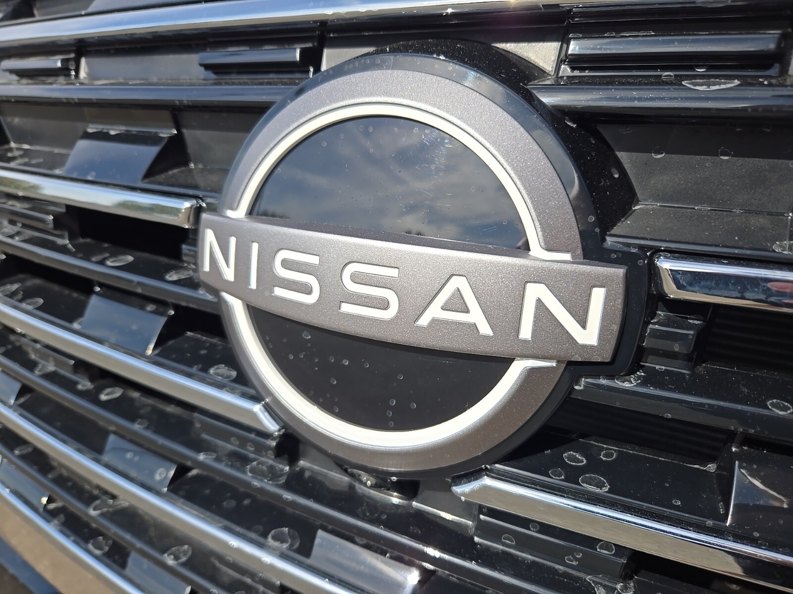 2026 Nissan Rogue Platinum photo 3