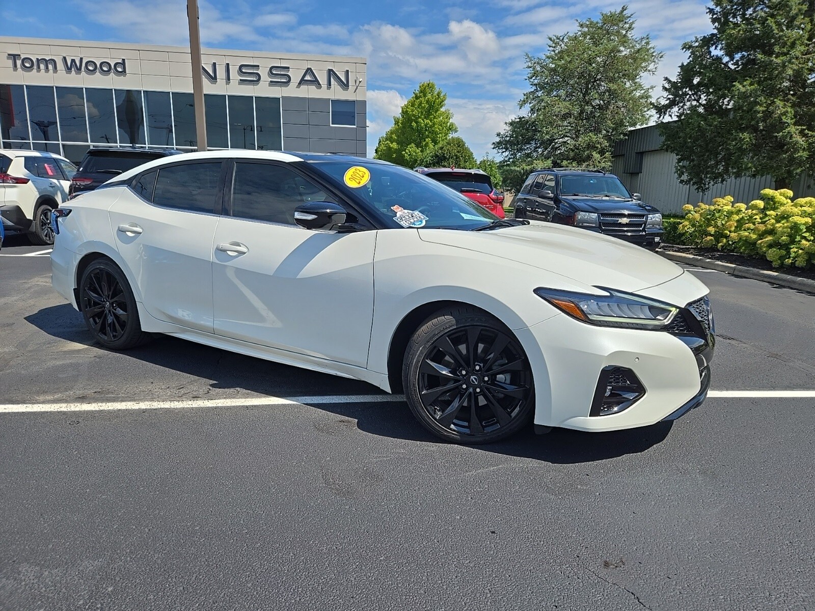 2023 Nissan Maxima SR photo 3