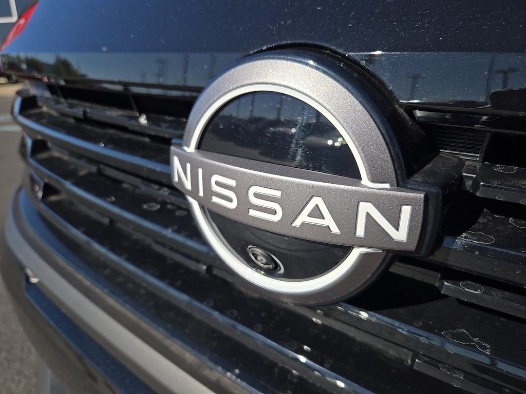 New 2026 Nissan Kicks SR SUV