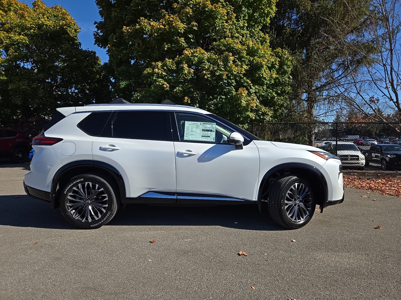 2026 Nissan Rogue Platinum photo 2