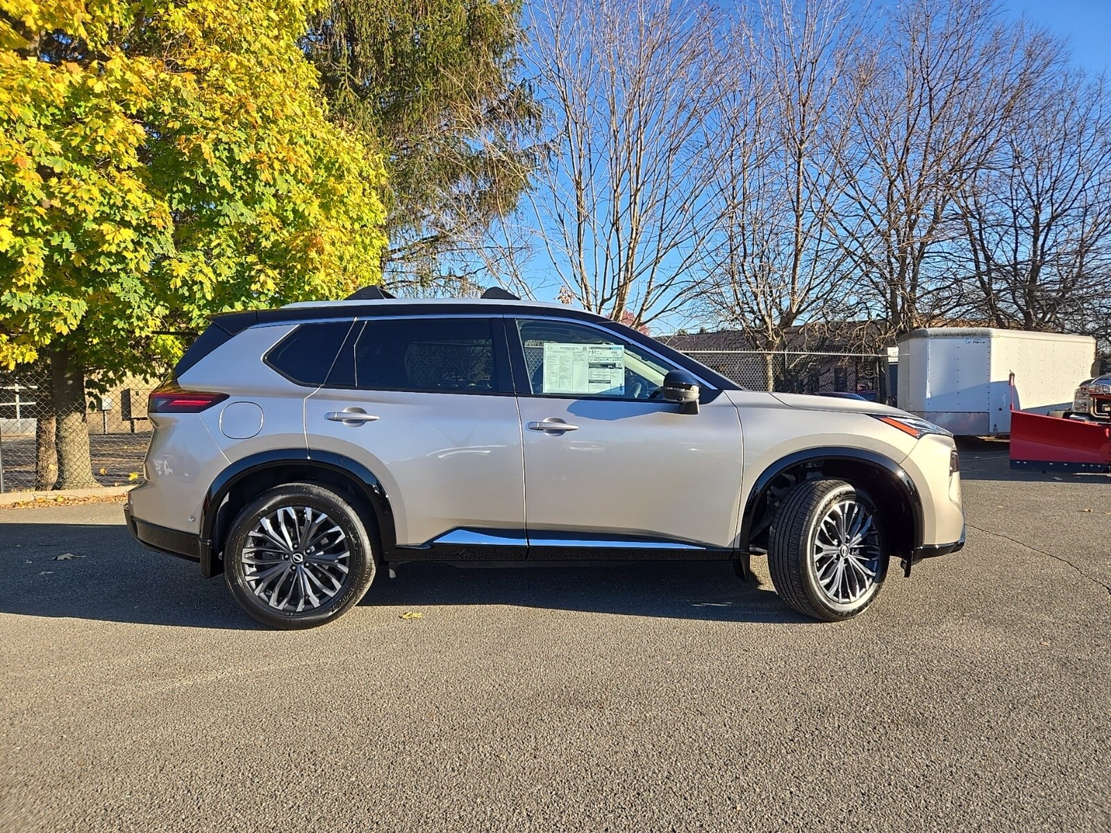 2026 Nissan Rogue Platinum photo 2