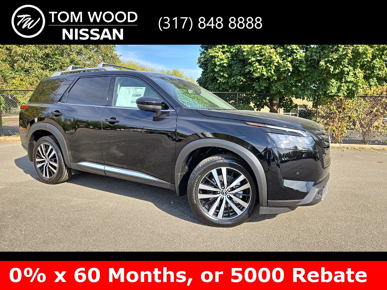 2025 Nissan Pathfinder Platinum's photo