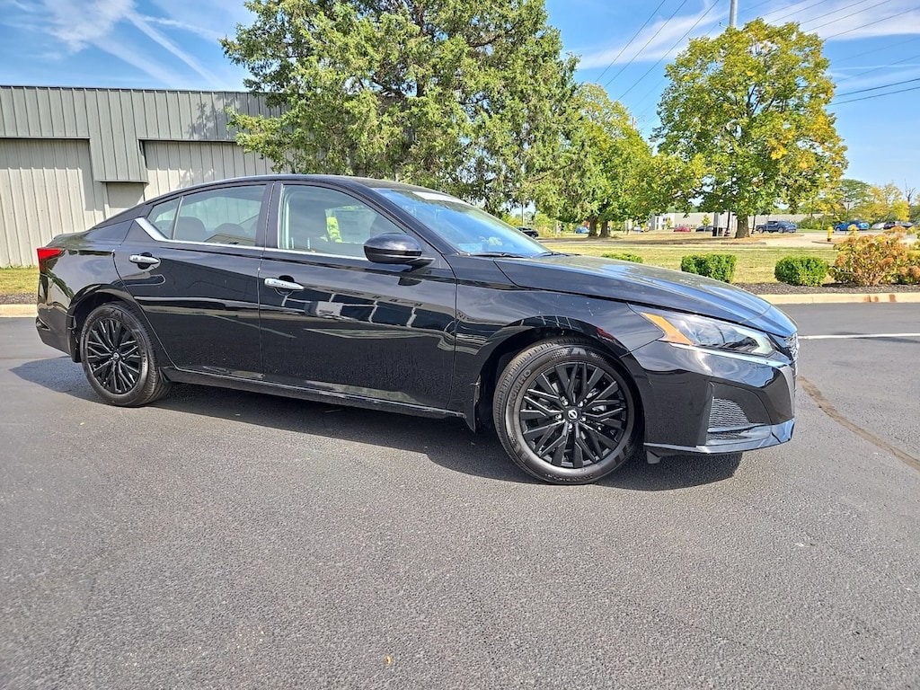 New 2025 Nissan Altima SV Sedan