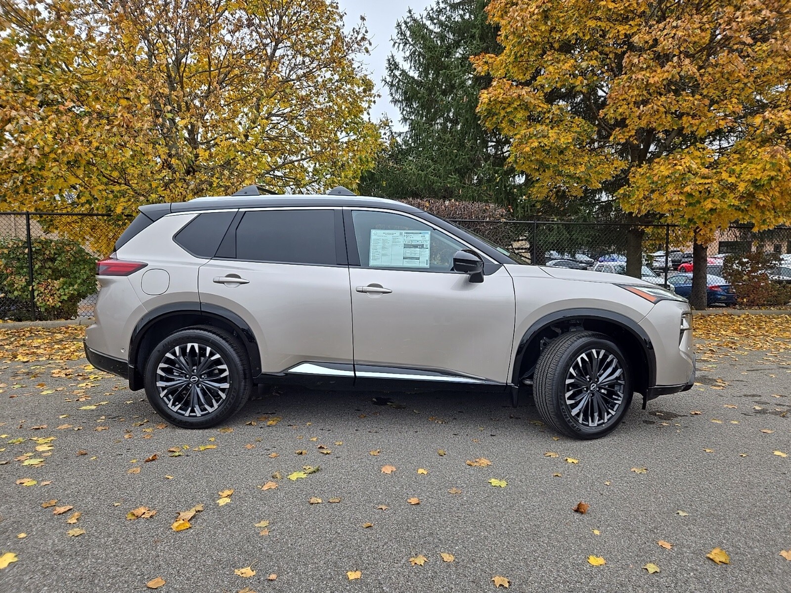 2026 Nissan Rogue Platinum photo 2