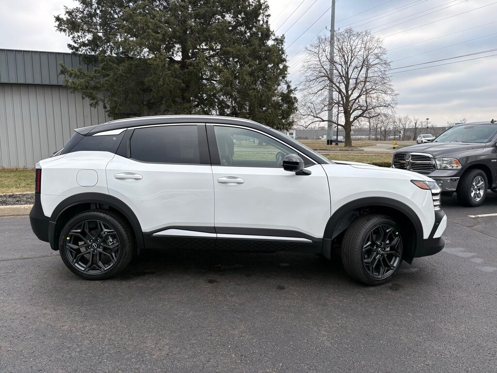 New 2026 Nissan Kicks SR SUV