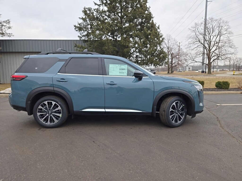 New 2026 Nissan Pathfinder Platinum SUV