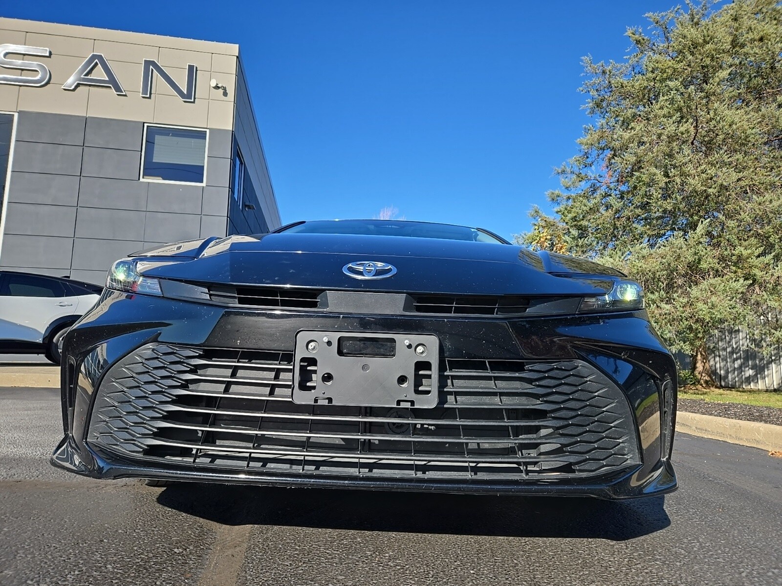 2025 Toyota Camry LE photo 3