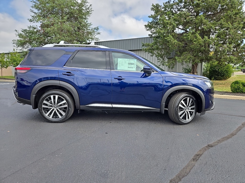 New 2025 Nissan Pathfinder Platinum SUV