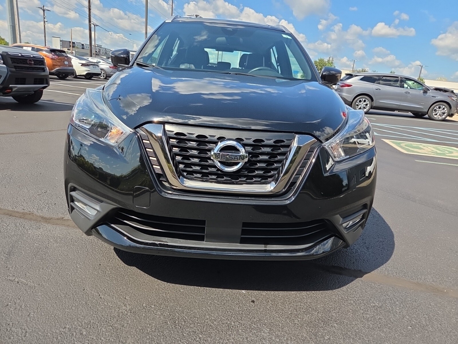 2020 Nissan Kicks SR photo 3