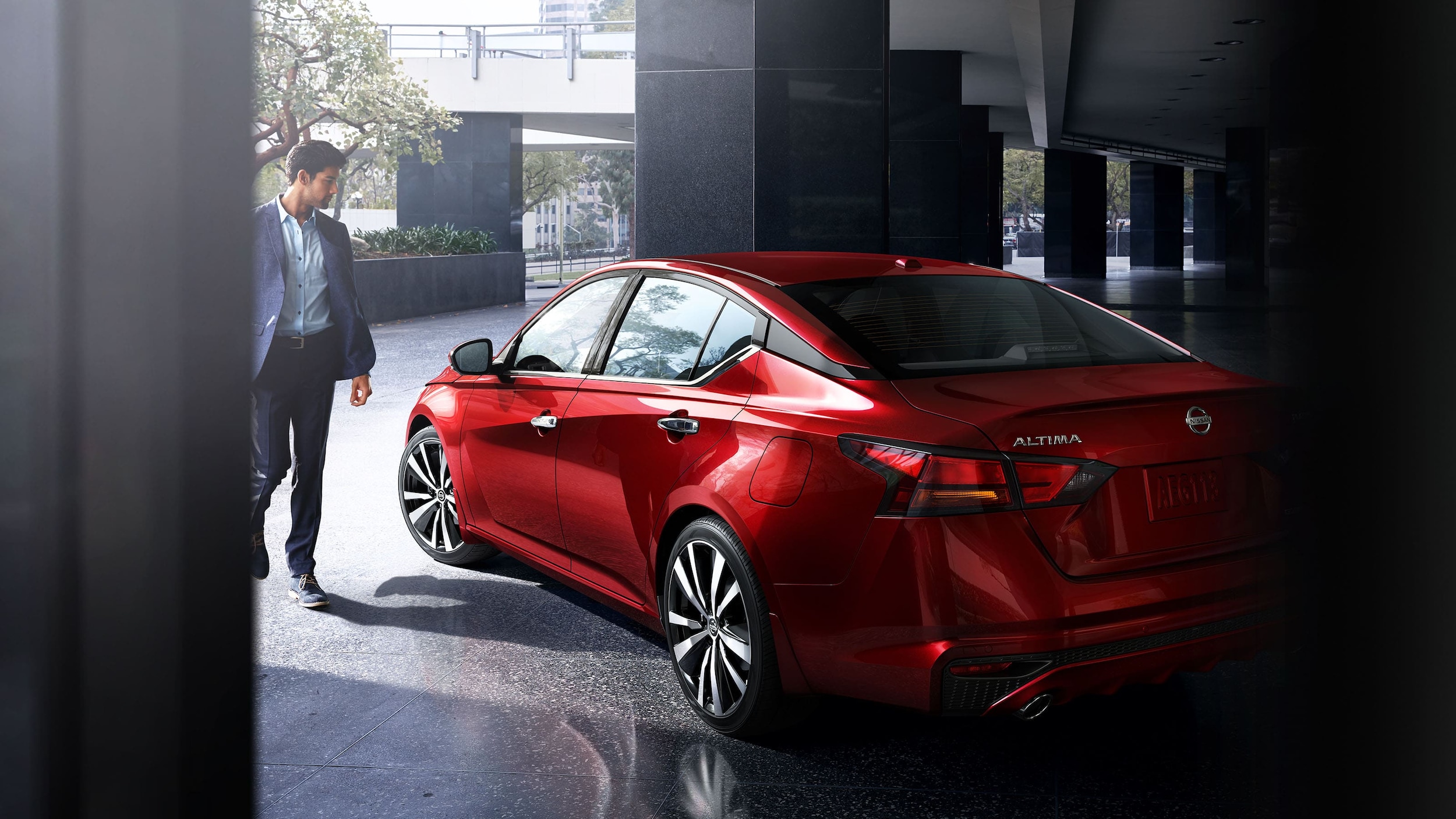 What safety features are standard on the 2020 Nissan Maxima