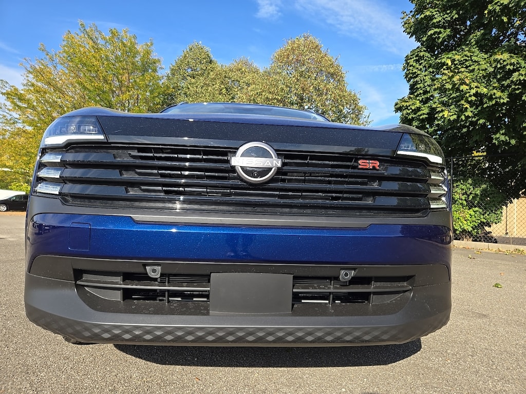 New 2026 Nissan Kicks SR SUV