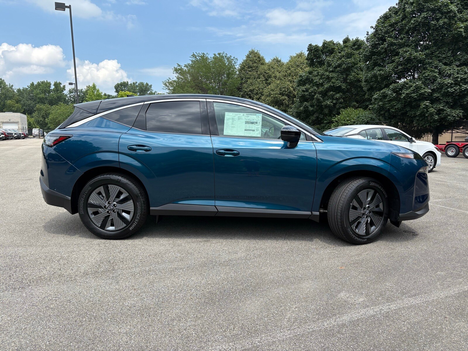 2025 Nissan Murano SL photo 2