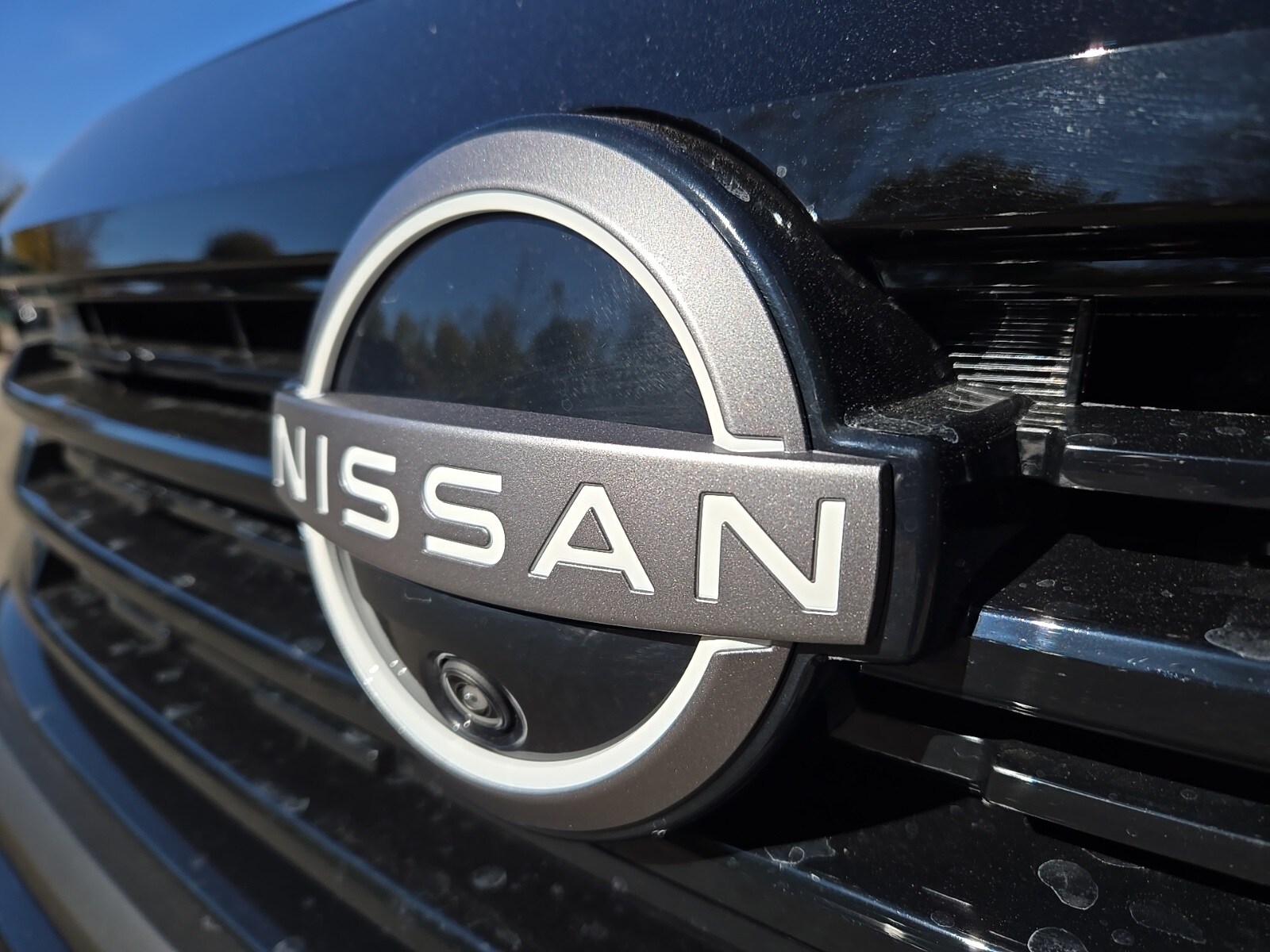 2026 Nissan Kicks SR photo 4