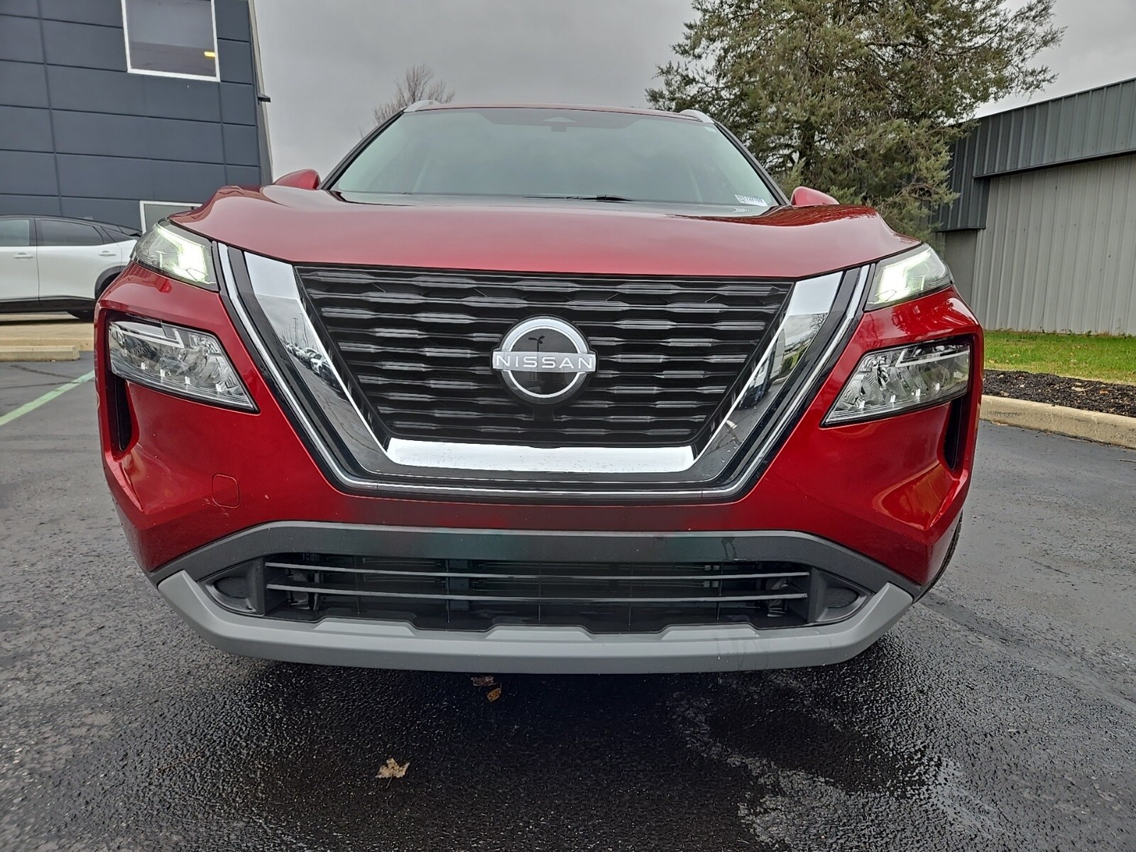 2023 Nissan Rogue SV photo 3