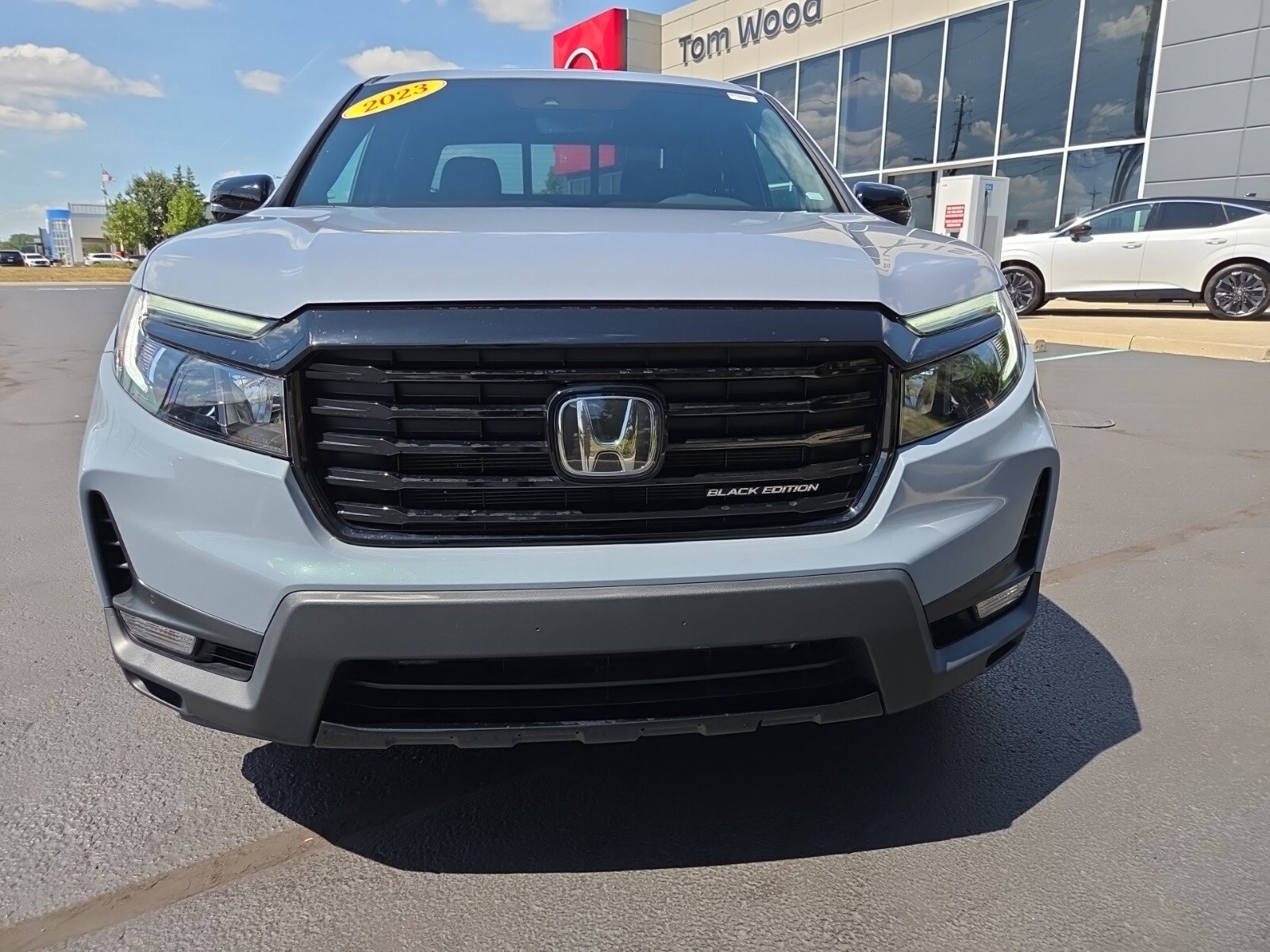 2023 Honda Ridgeline Black Edition photo 3