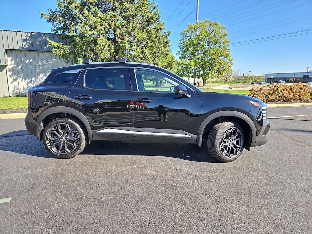 New 2026 Nissan Kicks SR SUV