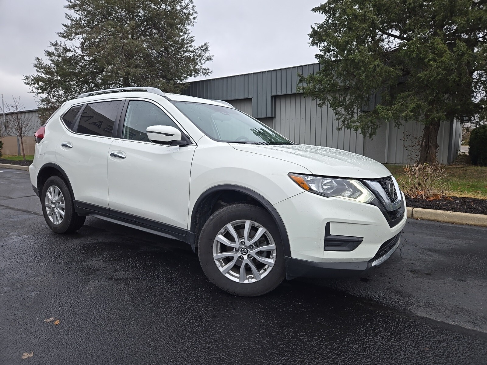 2019 Nissan Rogue S photo 3