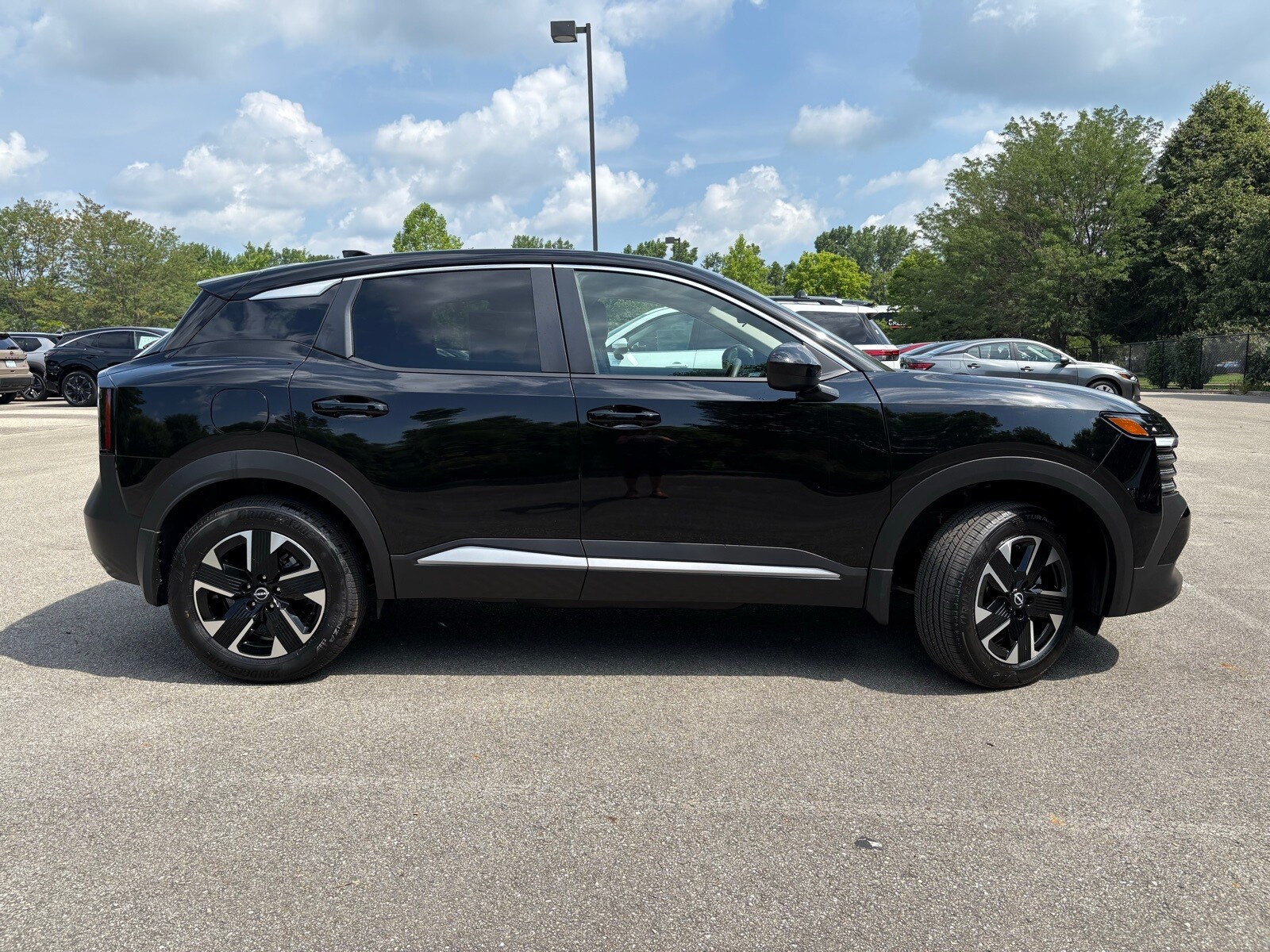 2025 Nissan Kicks SV photo 2