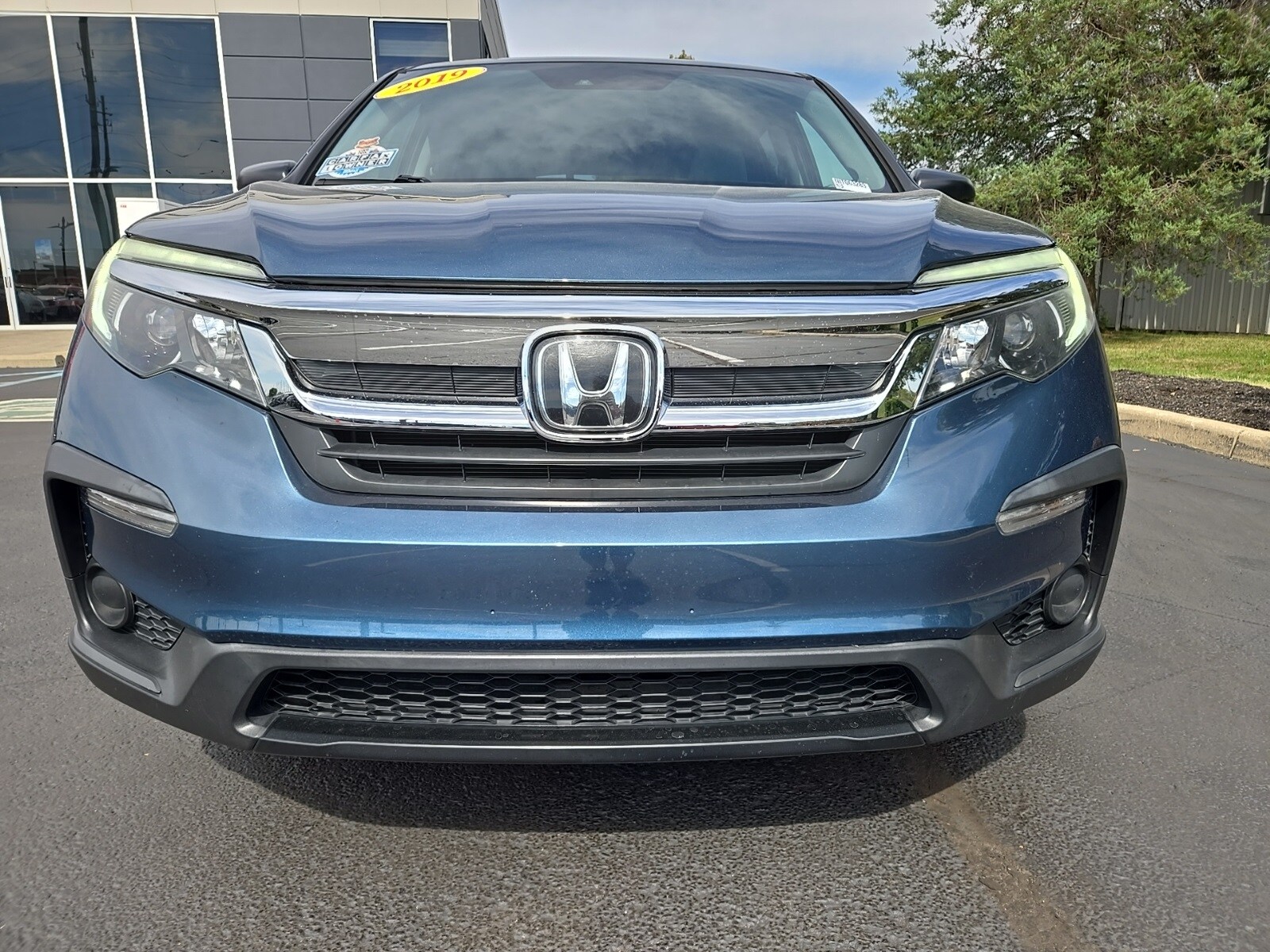 2019 Honda Pilot LX photo 2