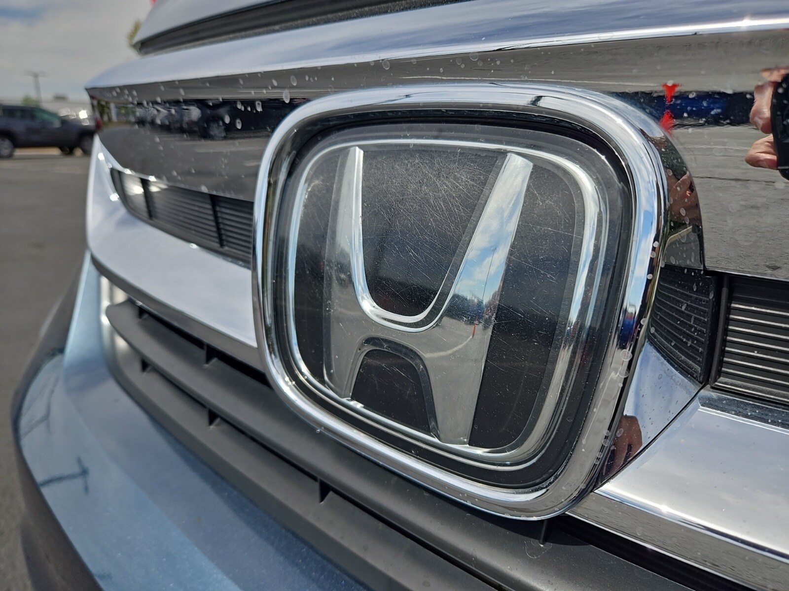 2019 Honda Pilot LX photo 3
