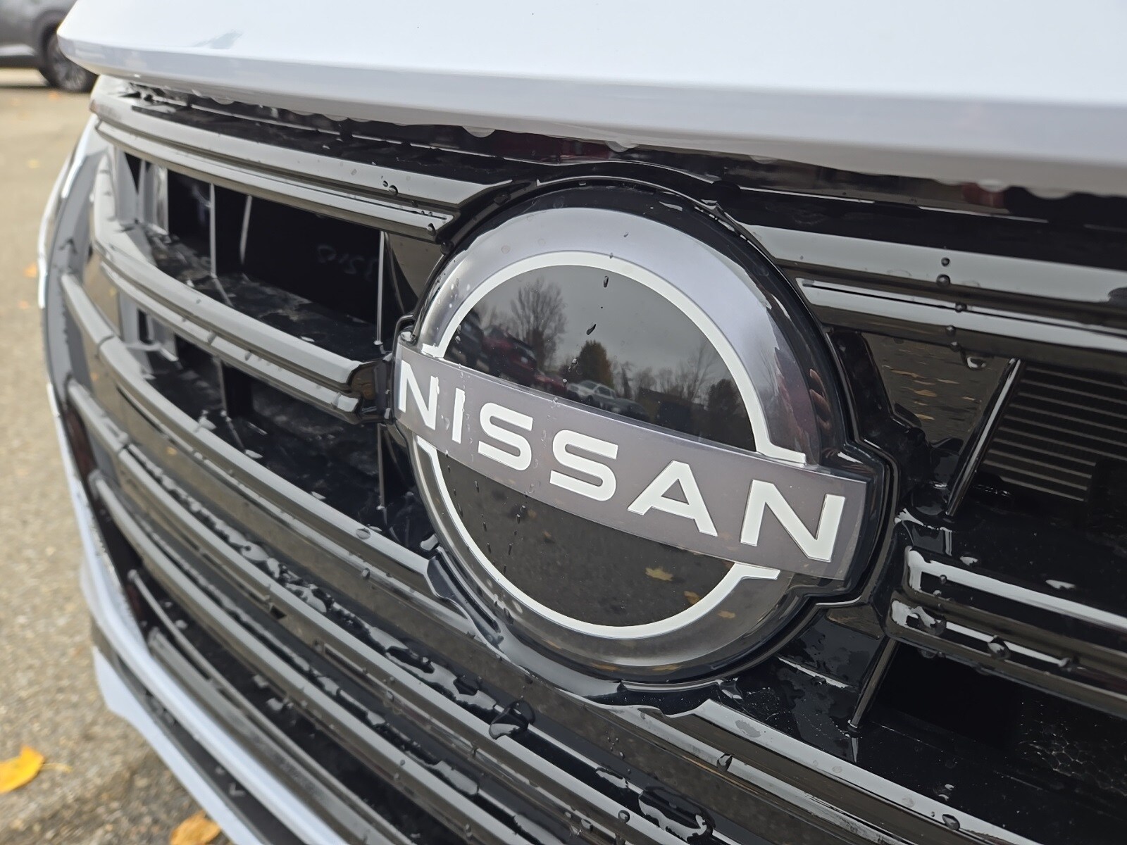 2025 Nissan Versa 1.6 SV photo 4