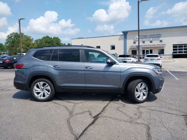 Used 2022 Volkswagen Atlas SE w/Tech with VIN 1V2HR2CA8NC544985 for sale in Indianapolis, IN