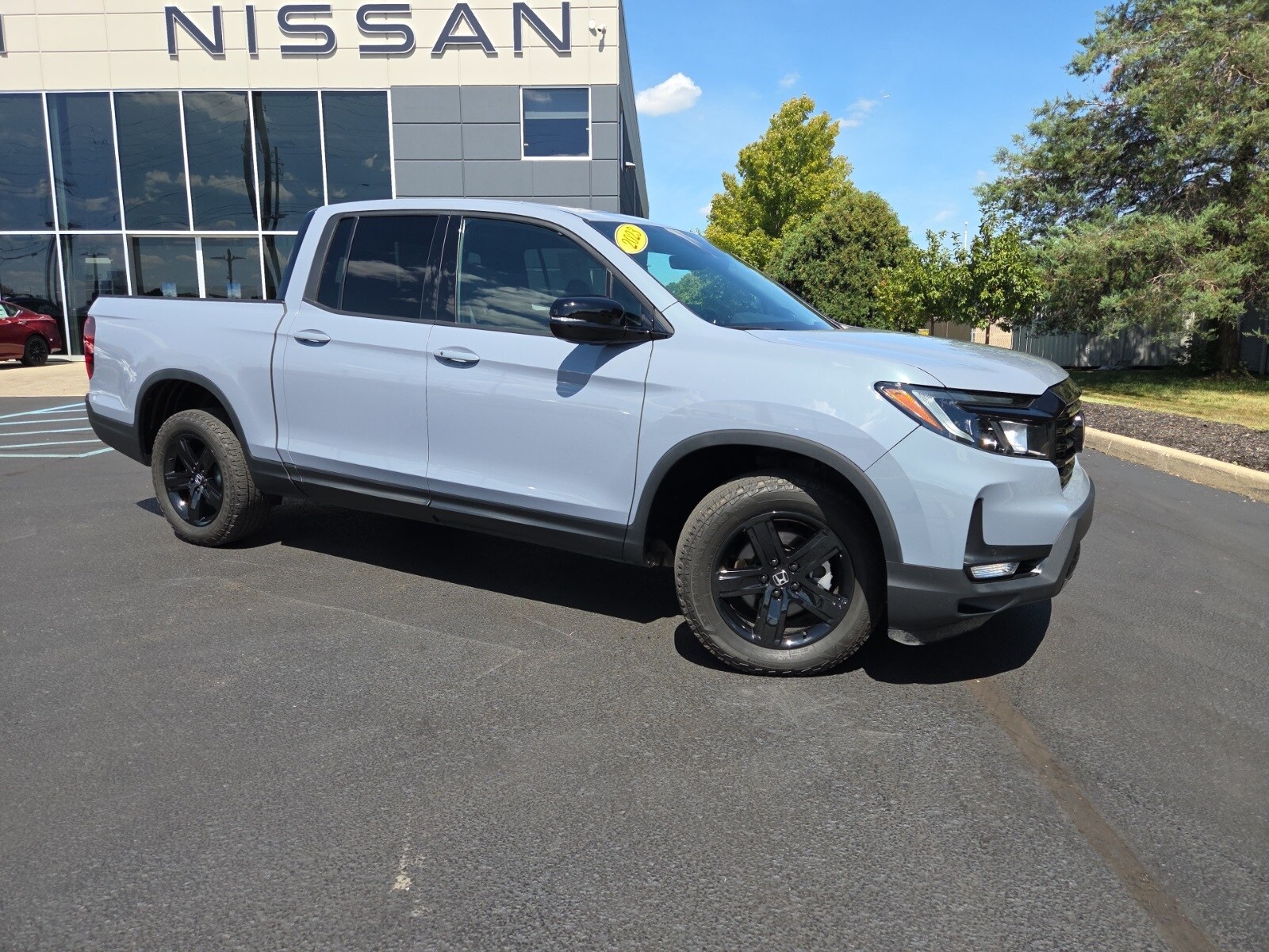 2023 Honda Ridgeline Black Edition photo 2