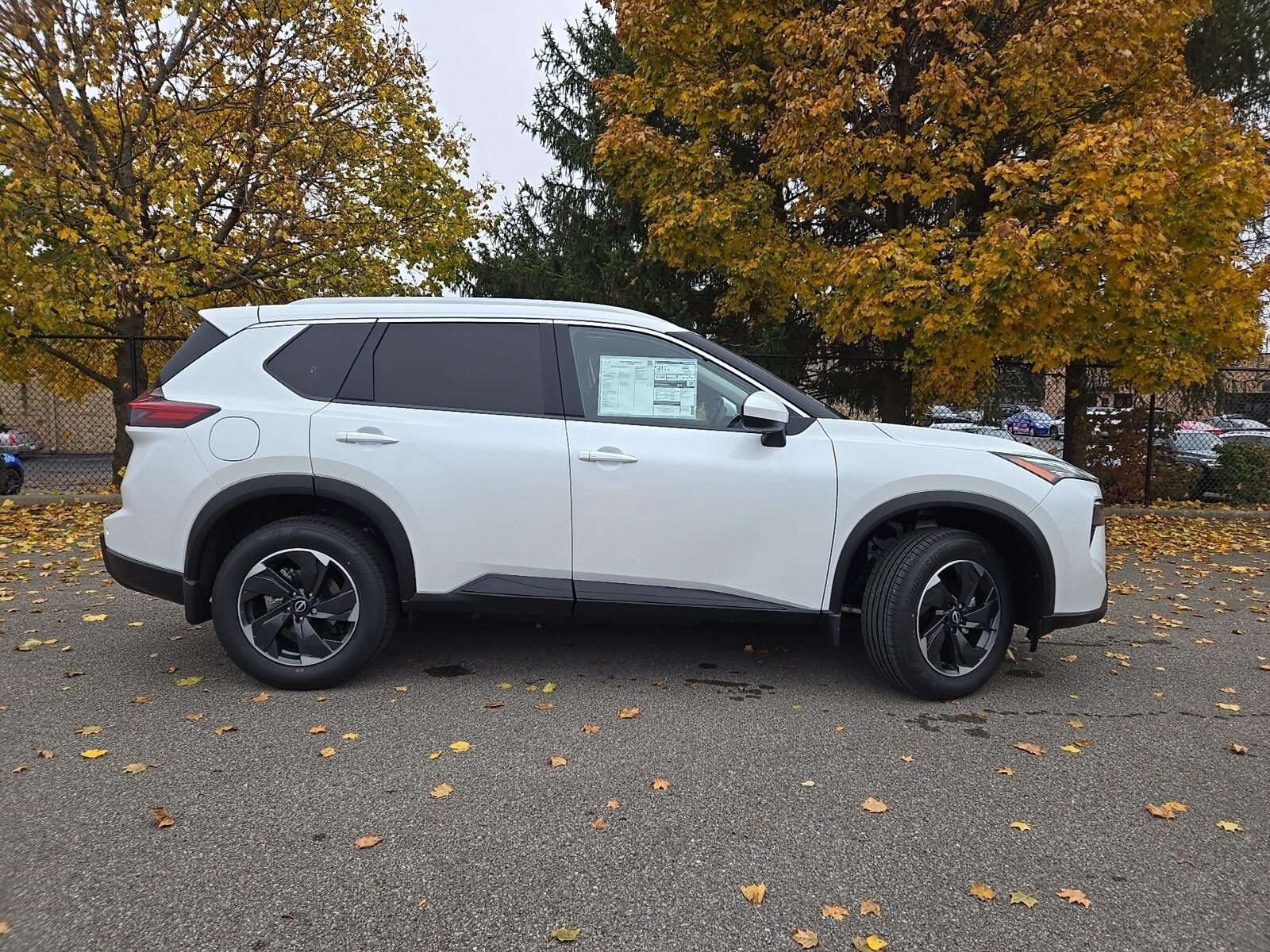 2026 Nissan Rogue SV photo 2