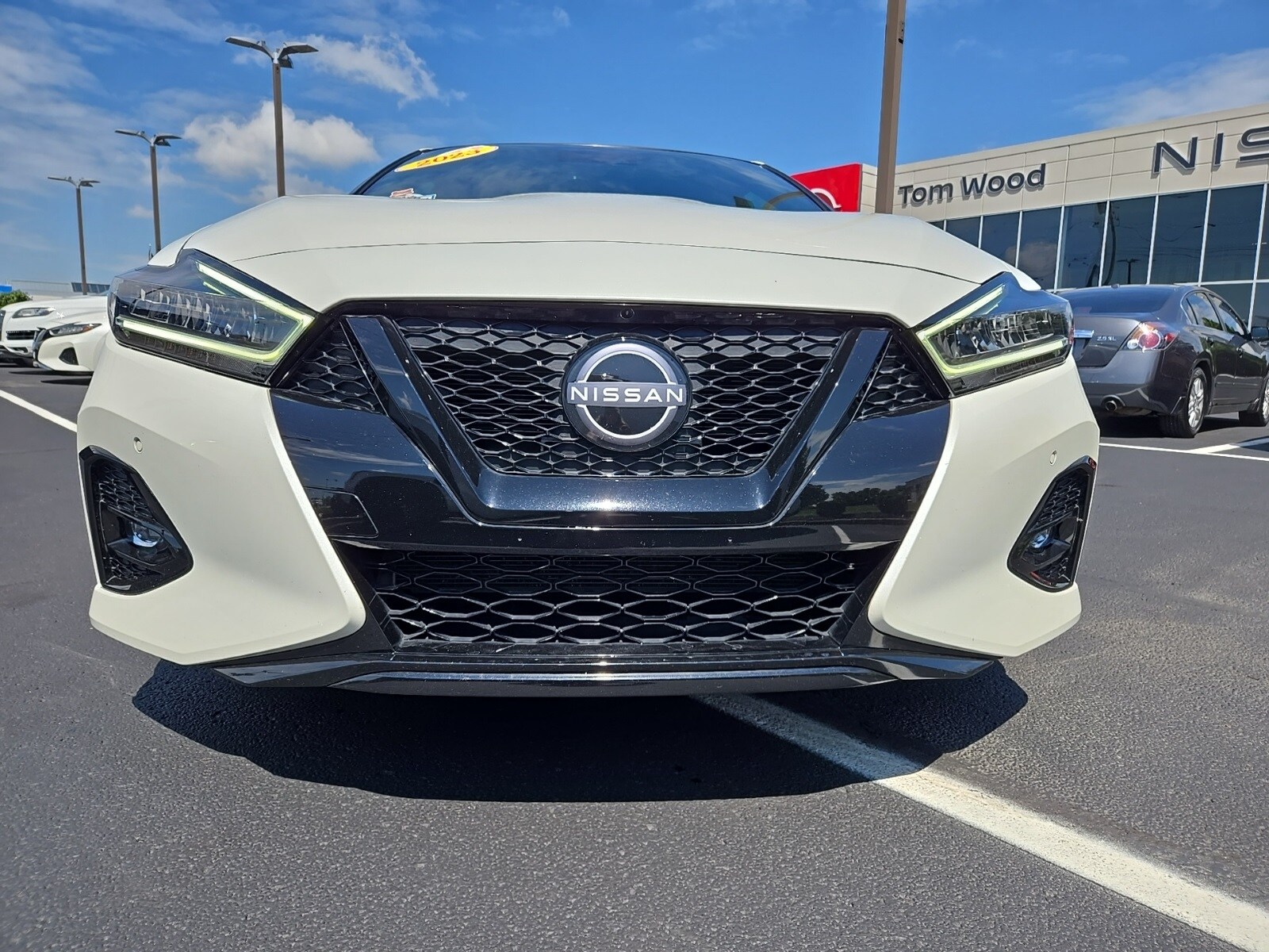 2023 Nissan Maxima SR photo 4