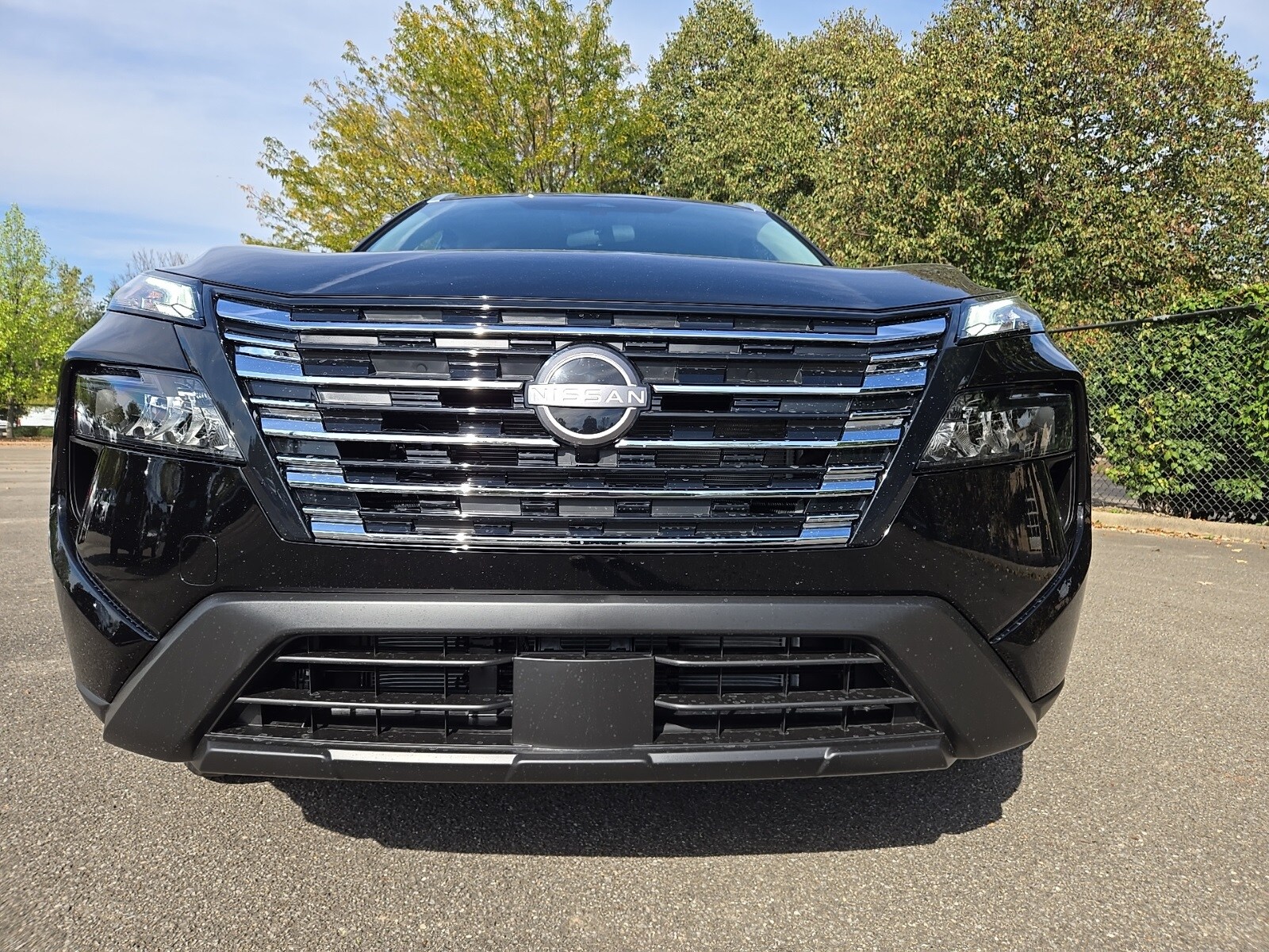 2026 Nissan Rogue SV photo 3