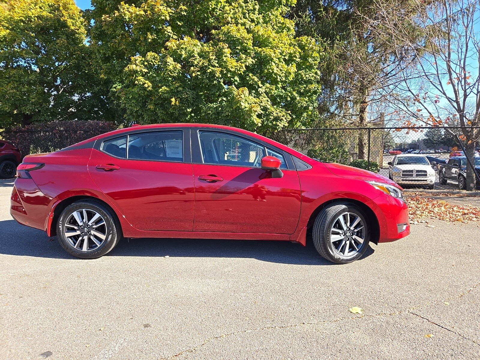 2025 Nissan Versa 1.6 SV photo 2