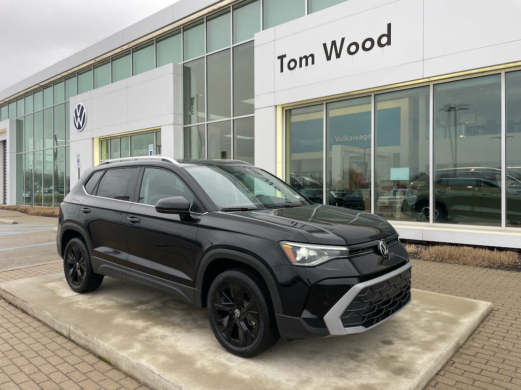 New 2026 Volkswagen Taos SE FWD