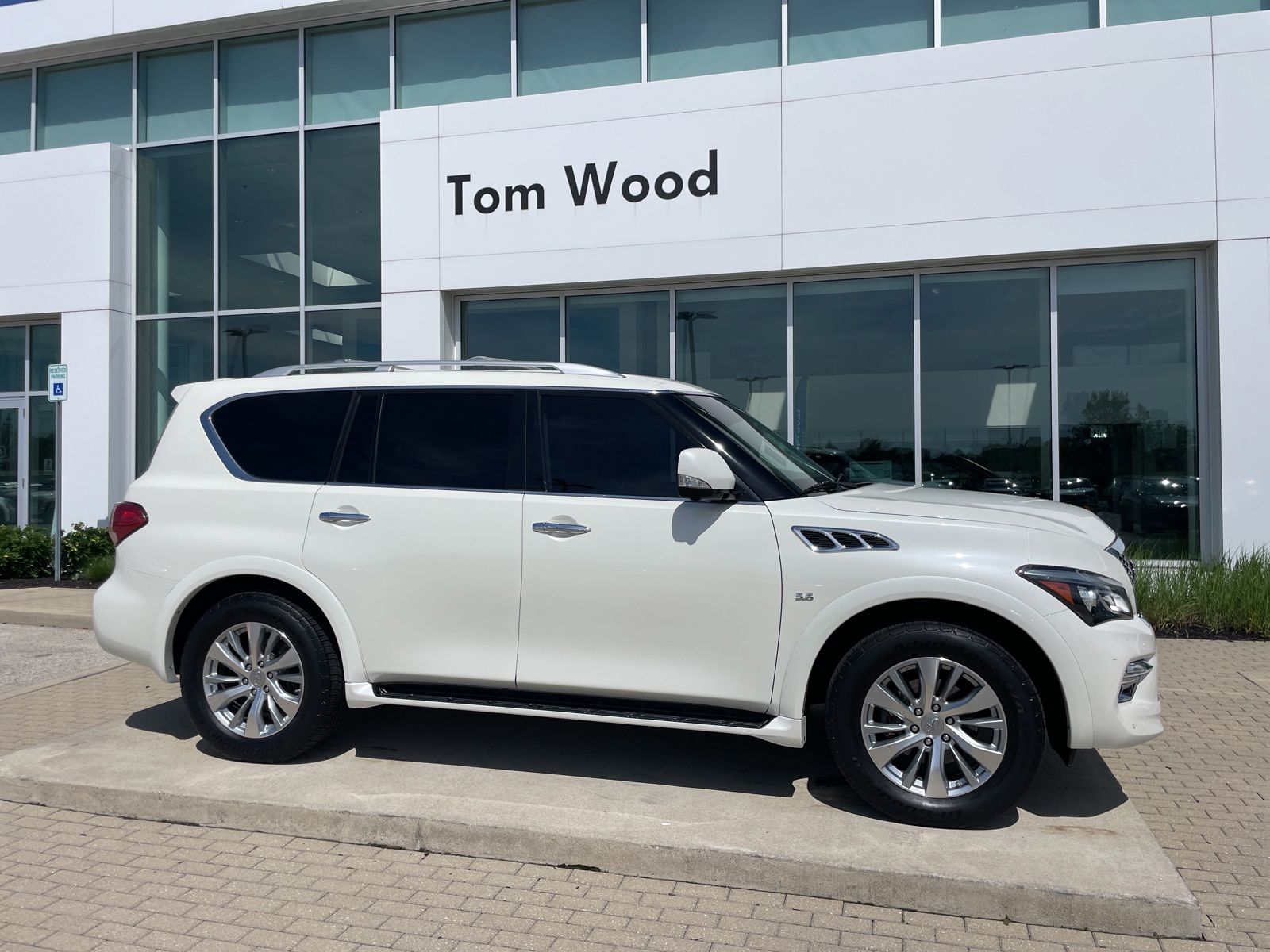 2015 INFINITI QX80 AWD's photo
