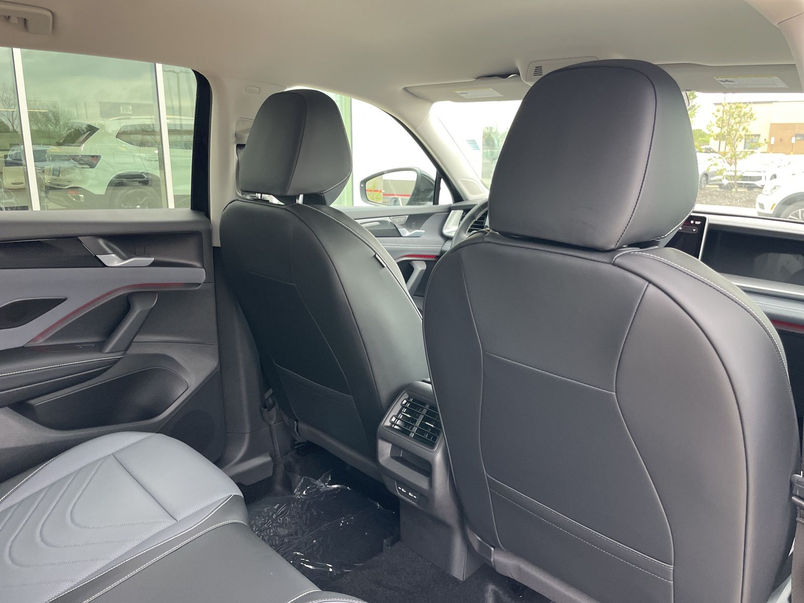 2026 Volkswagen Tiguan SE - Photo 41