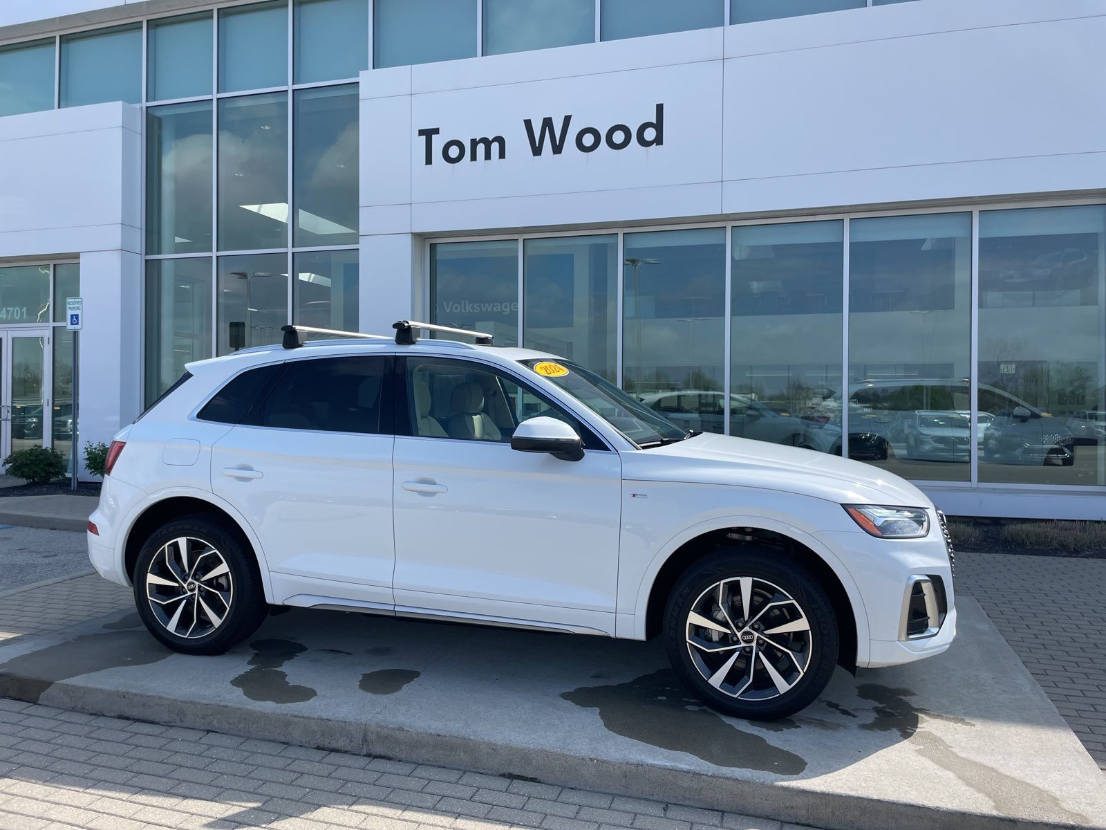 2024 Audi Q5 45 Premium Plus's photo