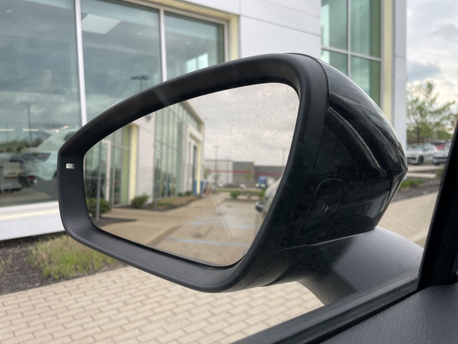 2026 Volkswagen Tiguan SE - Photo 23