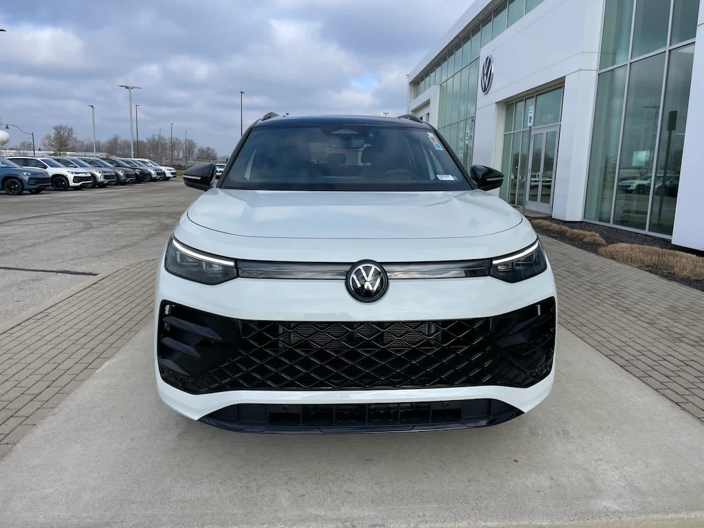 New 2026 Volkswagen Tiguan SE R-Line Black 4MOTION