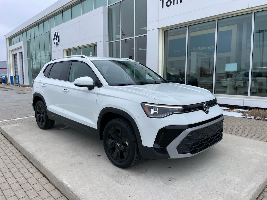 New 2026 Volkswagen Taos SE FWD