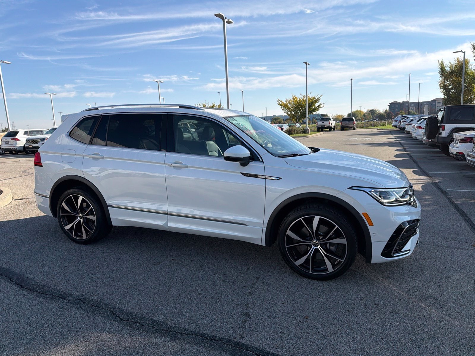 2023 Volkswagen Tiguan SEL R-LINE