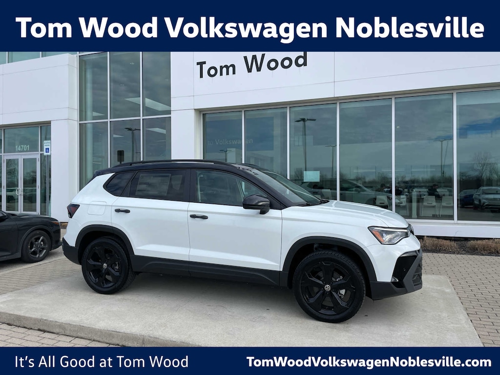 New 2026 Volkswagen Taos SE Black 4MOTION