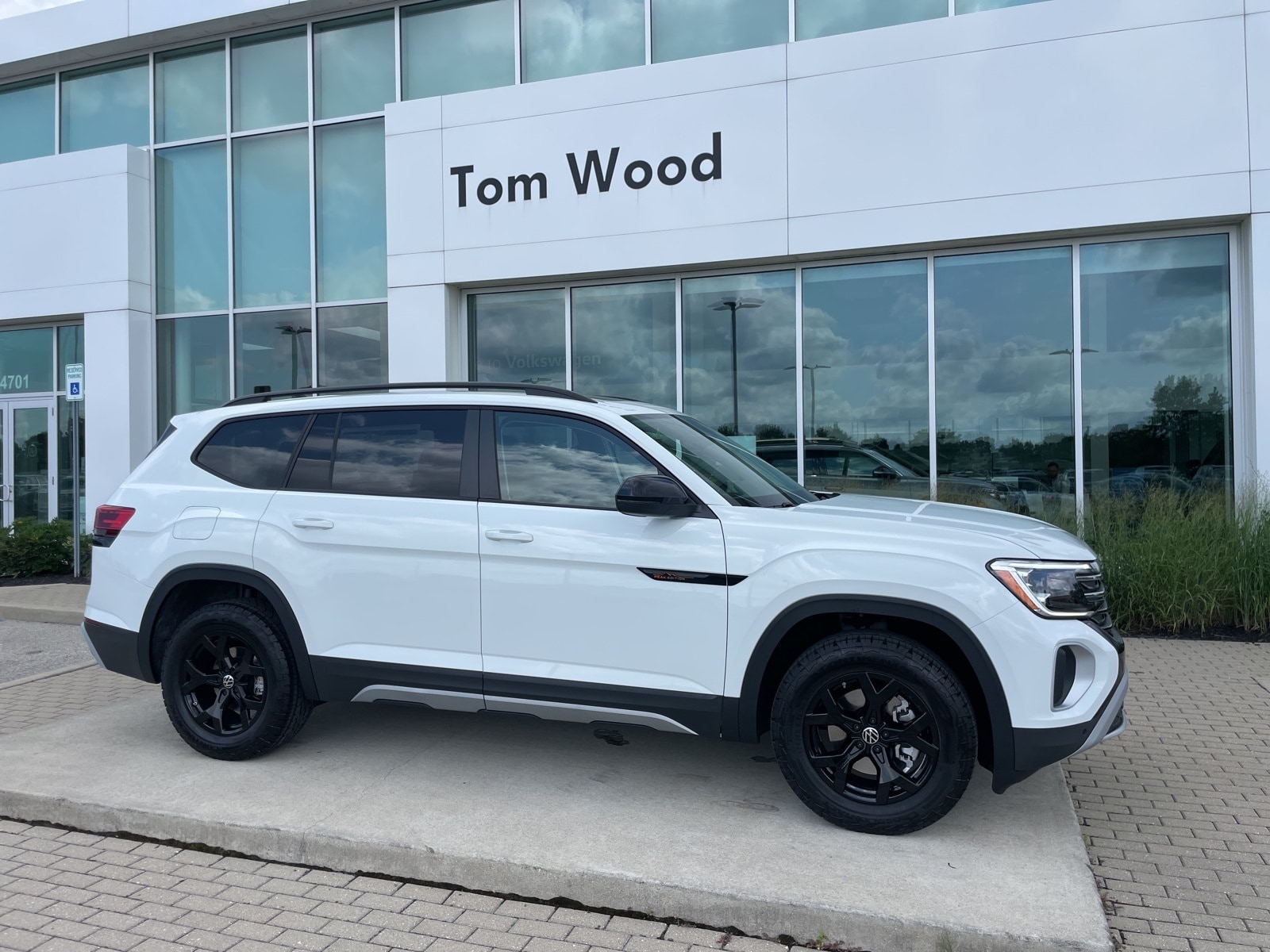 2025 Volkswagen Atlas Atlas Peak Edition's photo