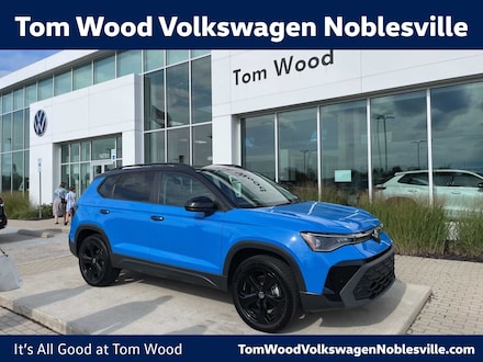 2025 Volkswagen Taos SE Black SUV