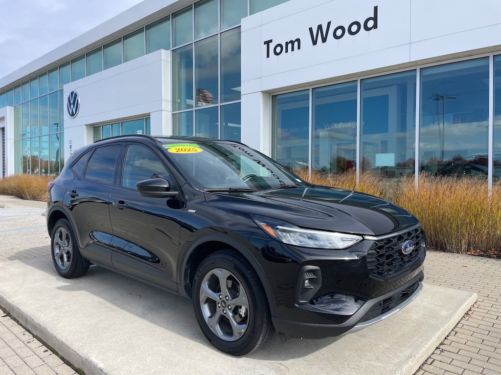 Used 2025 Ford Escape ST-Line Select SUV