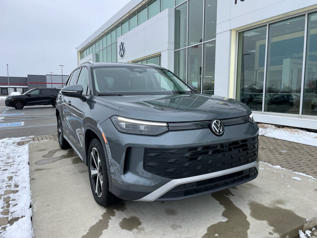 New 2025 Volkswagen Tiguan SE 2.0T 4MOTION