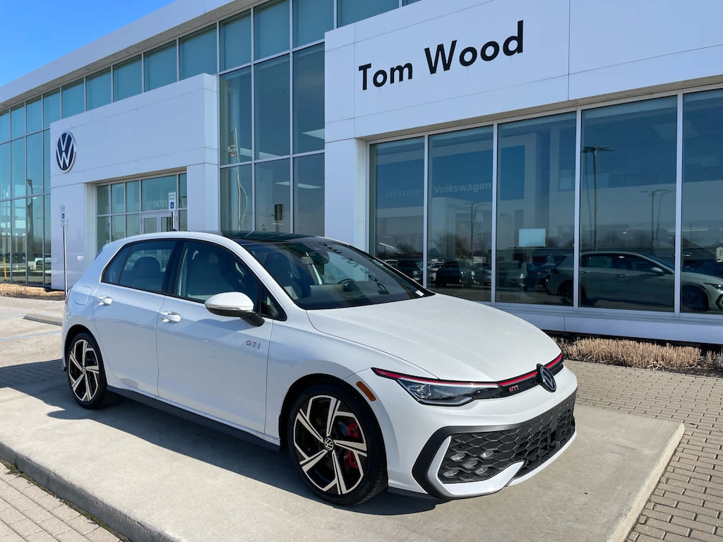 New 2025 Volkswagen Golf GTI SE 2.0T DSG